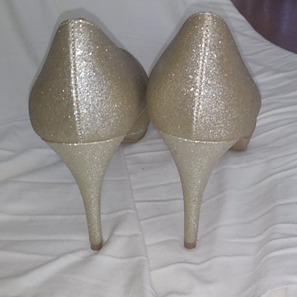 Heels champagne color - Picture 7 of 9